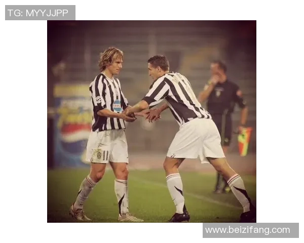 梅西的足球鞋传奇：从草地到荣耀的足迹与梦想