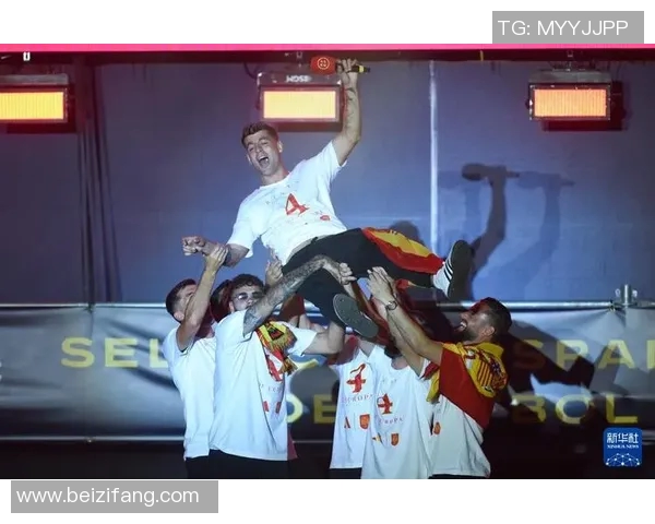 足球明星亲自邀请粉丝共乘豪车体验温馨互动瞬间