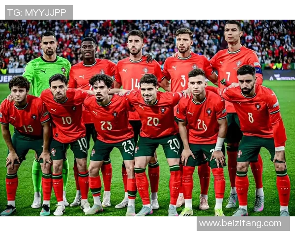 超模与足球明星的浪漫约会揭秘时尚与运动的完美结合